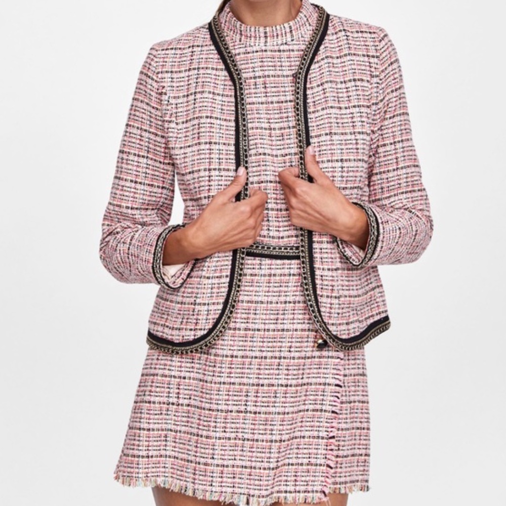 ZARA PINK TWEED CHAIN BLAZER